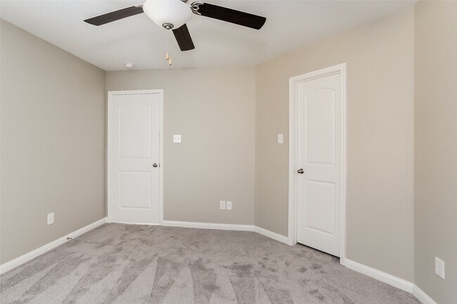 Building Photo - 23055 Bellini Dr
