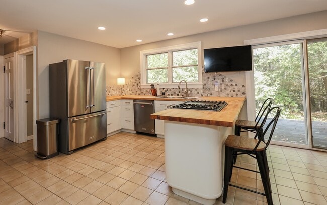 Building Photo - 265 Boulder Dr