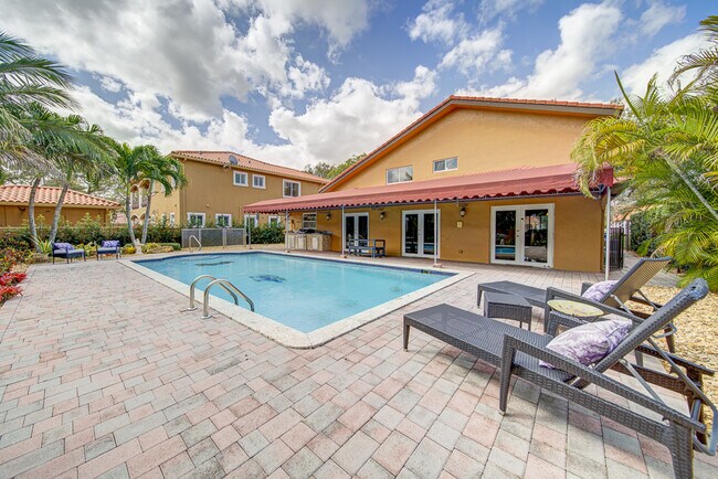 Building Photo - 16811 NW 83rd Ave