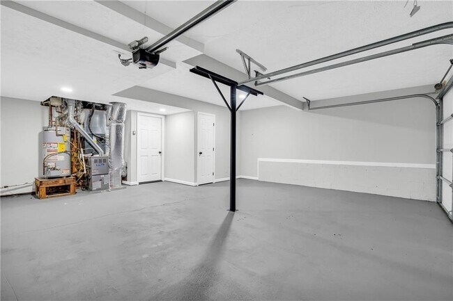 Building Photo - 5303 Kemper Pl