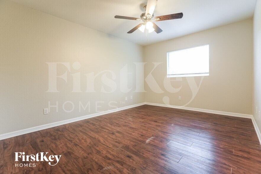 Building Photo - 3752 Vehlin St