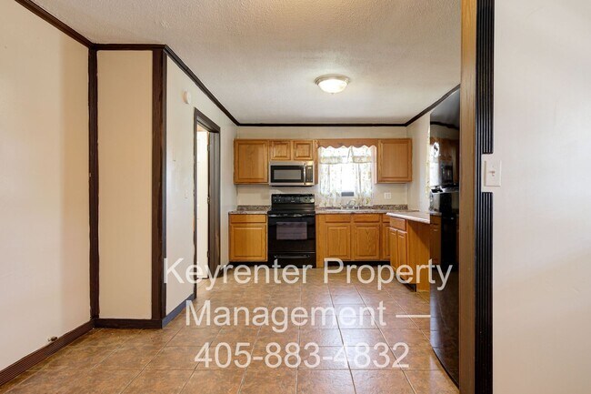 Building Photo - 3607 SW 12th St