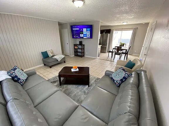 Living Room - 905 Center St