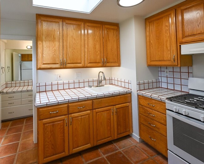 Building Photo - Dolores Street Triplex