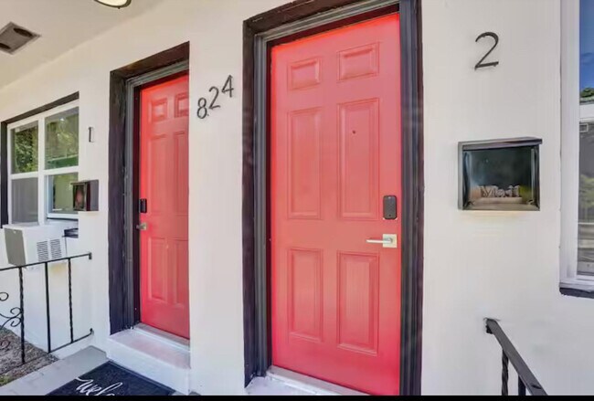 Building Photo - 824 S 20th Ave