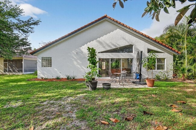 Building Photo - 2769 Pointe Cir