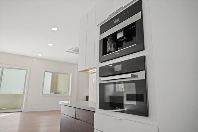 Building Photo - 4903 Braesvalley Dr