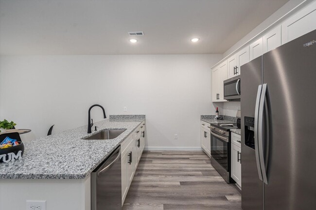 Building Photo - 900 Ac Little Dr
