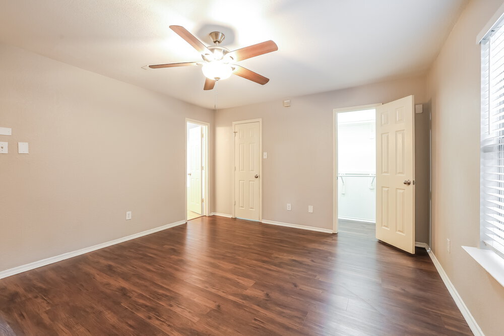 Building Photo - 6030 NW Creek Cir