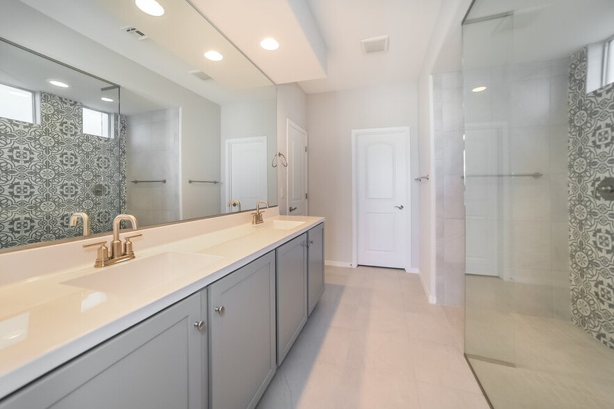 Building Photo - 19818 W Palo Verde Dr