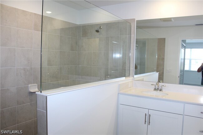 Building Photo - 5661 Melbourne Ct