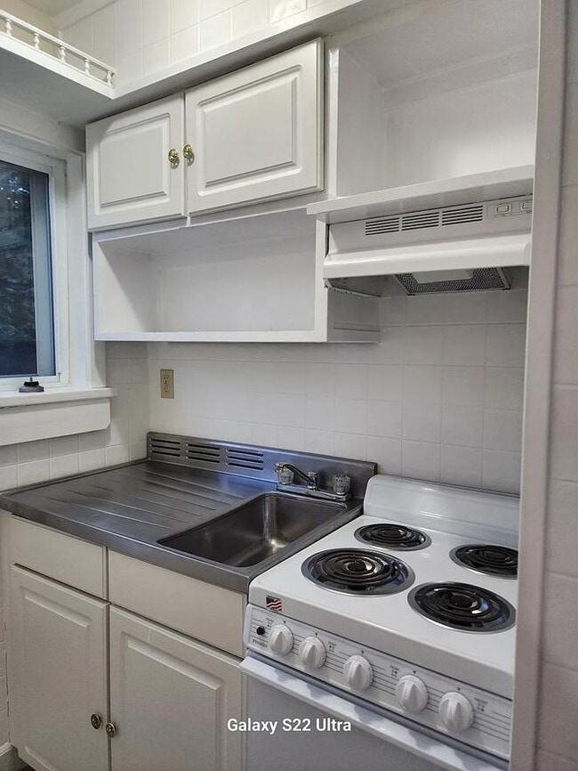 Building Photo - 3115 Henrietta St