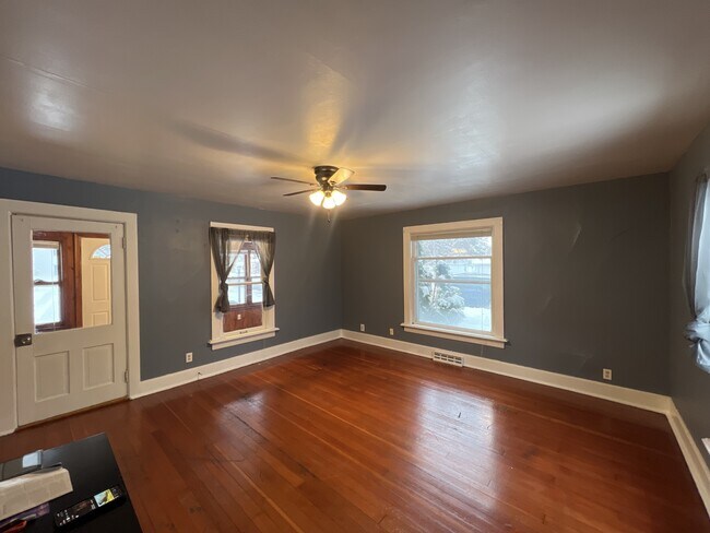 Building Photo - 353 Prospect Ave