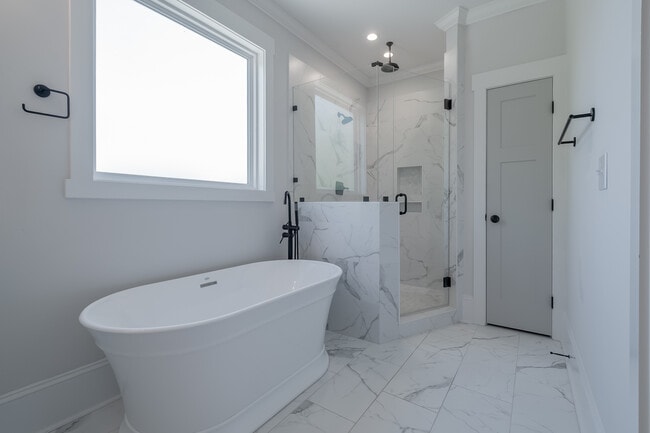 Building Photo - 1005 State St