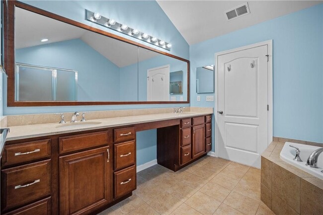Building Photo - 1226 Hustis Dr