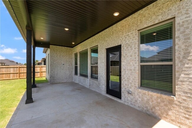 Building Photo - 3008 S 14th Pl