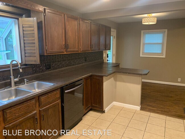 Building Photo - 3 br, 3 bath House - 610 SE Green Street
