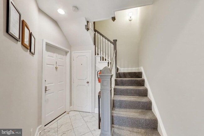 Building Photo - 1724 21st St NW