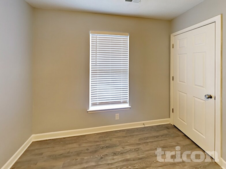 Building Photo - 891 Anchor Way NE