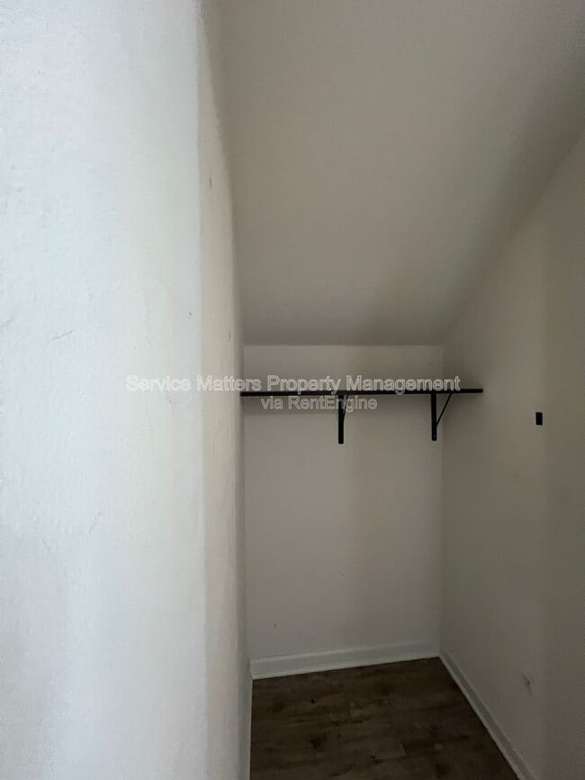 Building Photo - 5881 Old Plantation Court