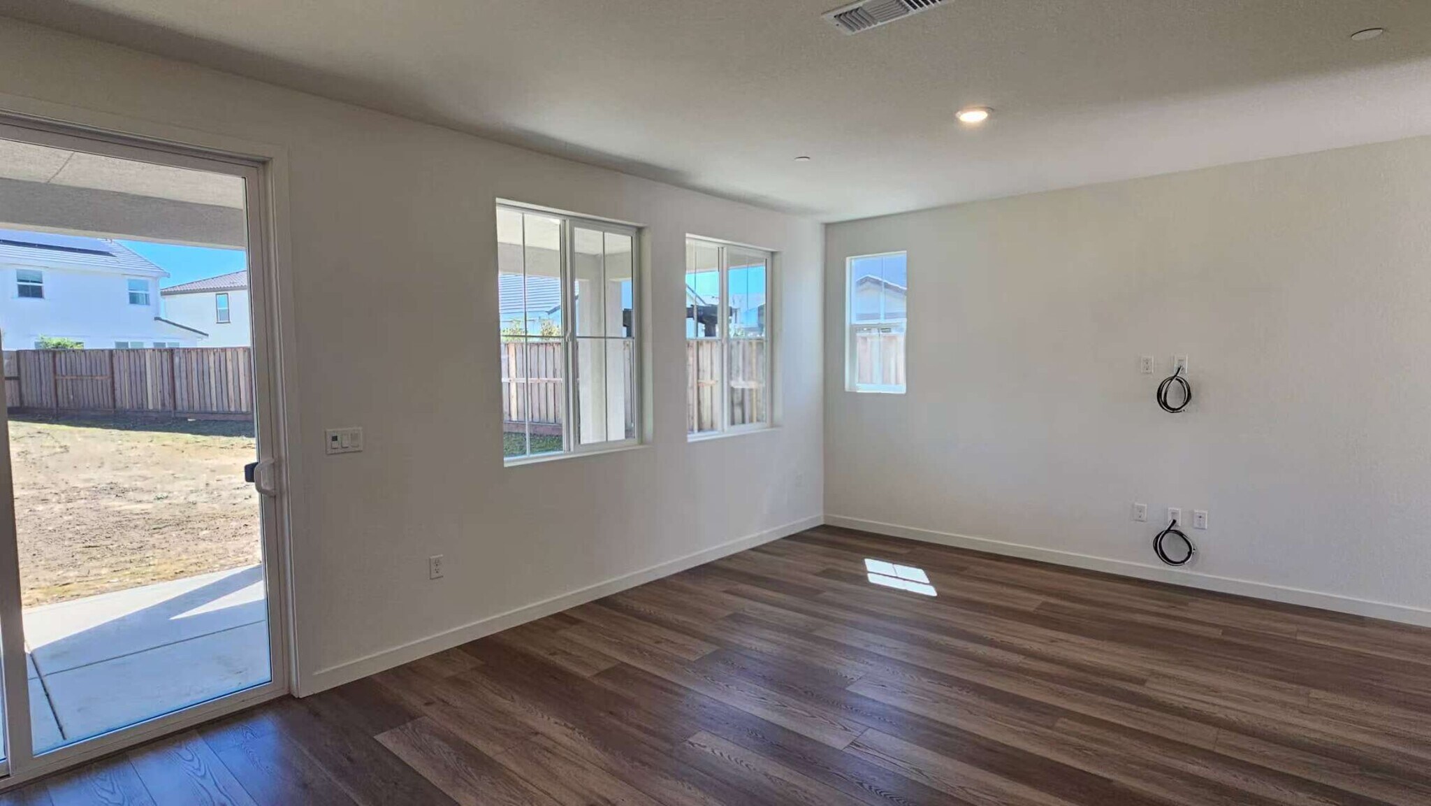 Building Photo - 10295 Maribel Way