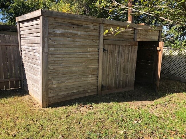Building Photo - 13359 Water Oak Ln