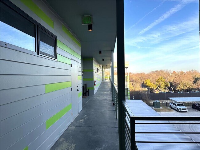 Building Photo - 4004 Banister Ln