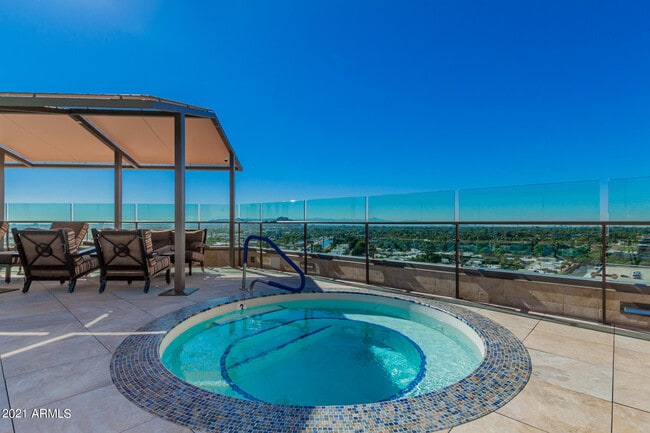 Building Photo - 7175 E Camelback Rd