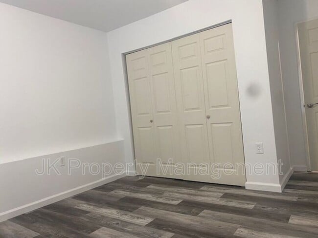 Building Photo - 5000 4th Ave N