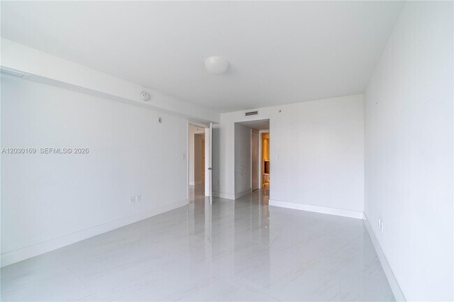 Building Photo - 1133 102nd St