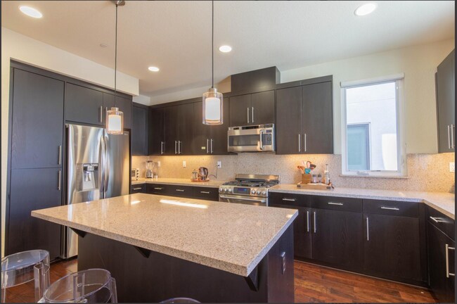 Building Photo - 417 Gene Ct