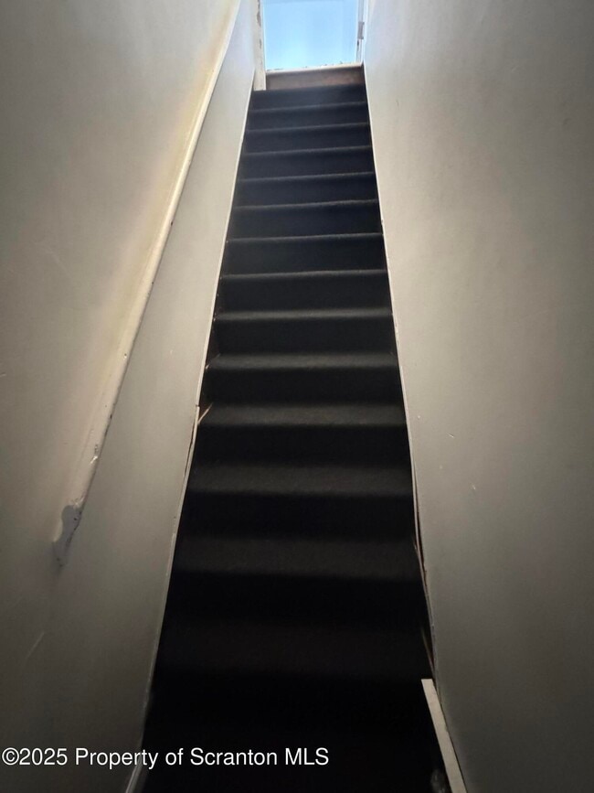 Building Photo - 1135 Lloyd St