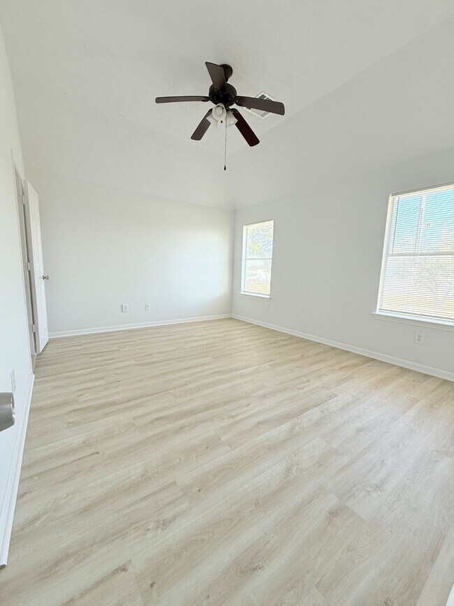 Building Photo - 6810 Strathmore Pl Ct