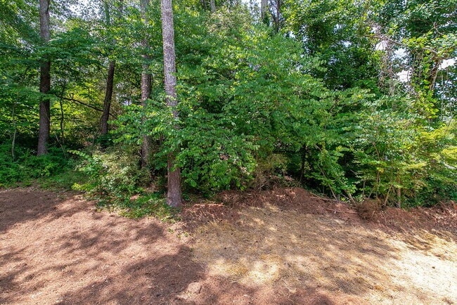 Building Photo - 3941 Kensington Dr