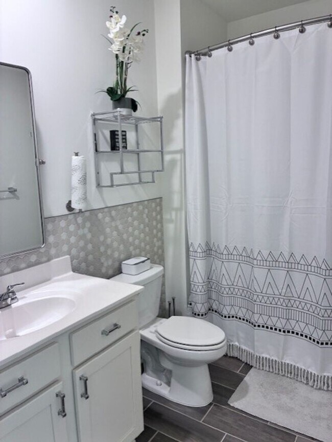 Building Photo - 224 Park Crest Run