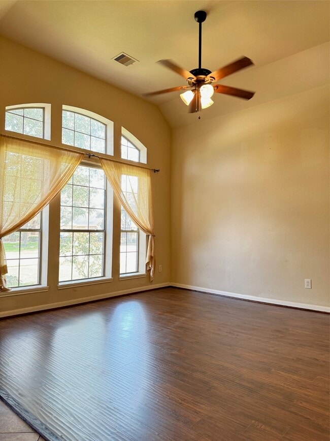 Building Photo - 27926 Barberry Banks Ln