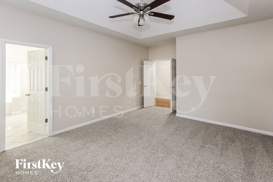 Building Photo - 6509 Mimosa St