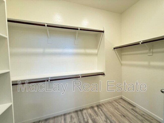 Building Photo - 2372 E Dust Devil Dr