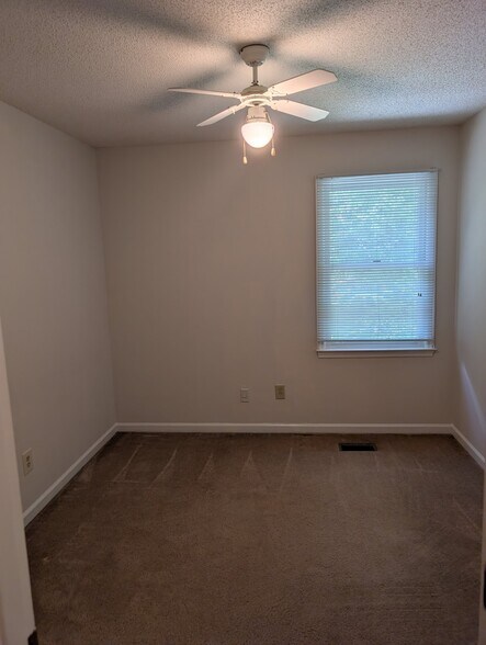 Building Photo - 106 Bethany Ln