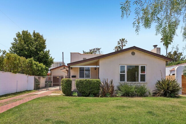 Building Photo - 3Bd/2ba Home w/parking in Santa Monica