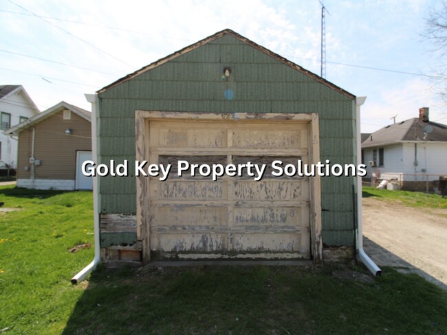 Building Photo - 3 BR 1 BA House with Central Air and Detached Garage (NO SECTION 8)