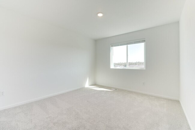 Building Photo - 6130 Crestner Dr SW