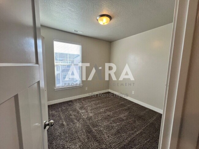Building Photo - 14488 S Selvig Way