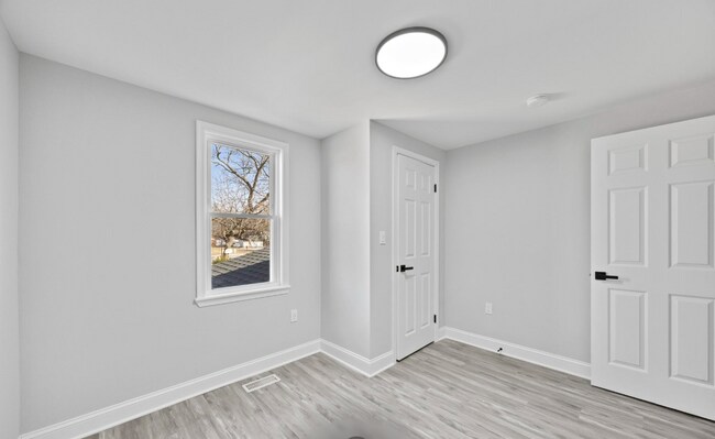 Building Photo - Sparrow Point #B