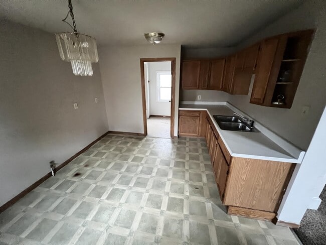 Building Photo - 5814 10th Ave