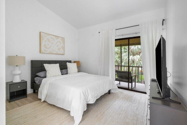 Building Photo - 13175 Chadwick Ct