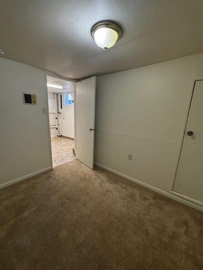 Building Photo - 4 Bedroom 2 Bath Single Family Home In South Cheyenne
