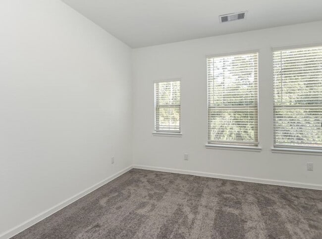 Building Photo - 530 Dry Fork Ln