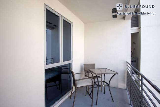 Building Photo - 685 S New Hampshire Ave