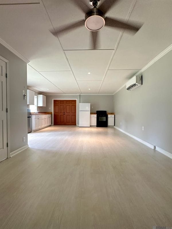 Building Photo - 376 Croydon Ave